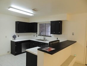8870 Kempwood Dr in Houston, TX - Building Photo - Building Photo