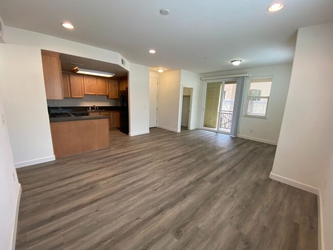 4716 Norris Canyon Rd in San Ramon, CA - Foto de edificio - Building Photo