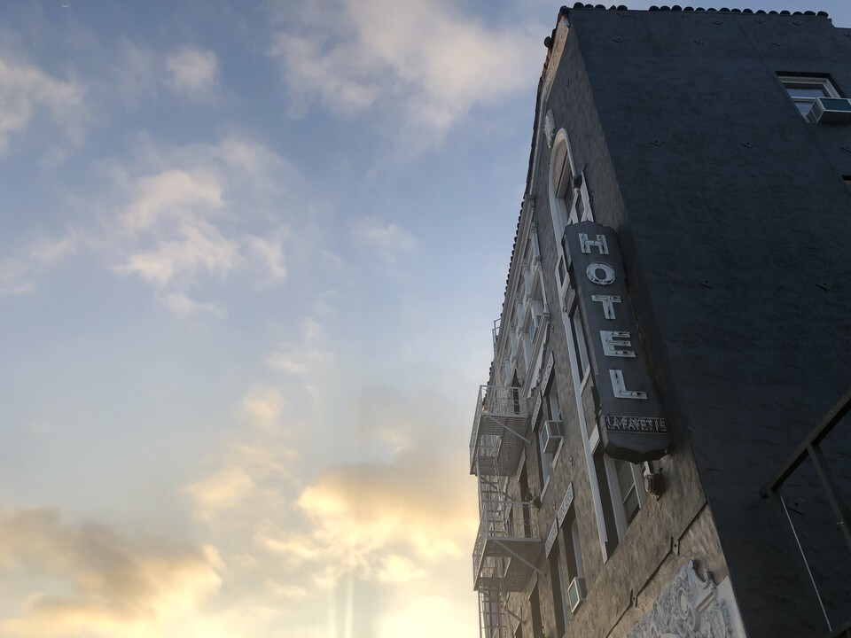 2731 Beverly Blvd in Los Angeles, CA - Building Photo