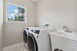 1040 Milwaukee Blvd in Lehigh Acres, FL - Building Photo - Building Photo
