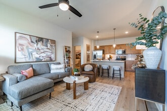 Grays Creek Apartments in Cordova, TN - Foto de edificio - Interior Photo