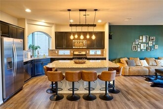 6302 Jackson Spring Rd in Las Vegas, NV - Building Photo - Building Photo