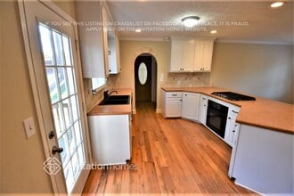 695 Bankshire Dr in Suwanee, GA - Building Photo - Building Photo