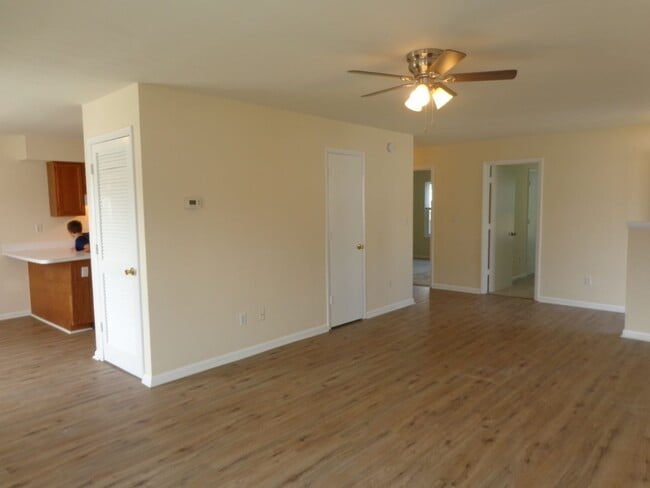 4636 Coronet Ave in Virginia Beach, VA - Building Photo - Building Photo