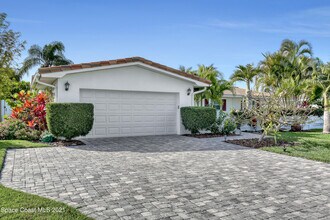 319 Dorset Dr in Cocoa Beach, FL - Building Photo - Building Photo