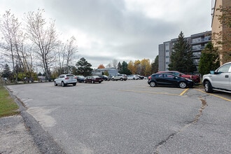 The Heritage Arms in North Bay, ON - Building Photo - Building Photo