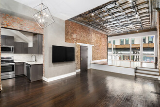 7 W 24th St in New York, NY - Building Photo - Interior Photo