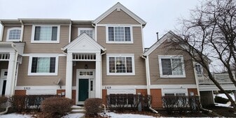 2325 Twilight Dr in Aurora, IL - Building Photo