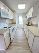 633 Nalanui St in Honolulu, HI - Building Photo