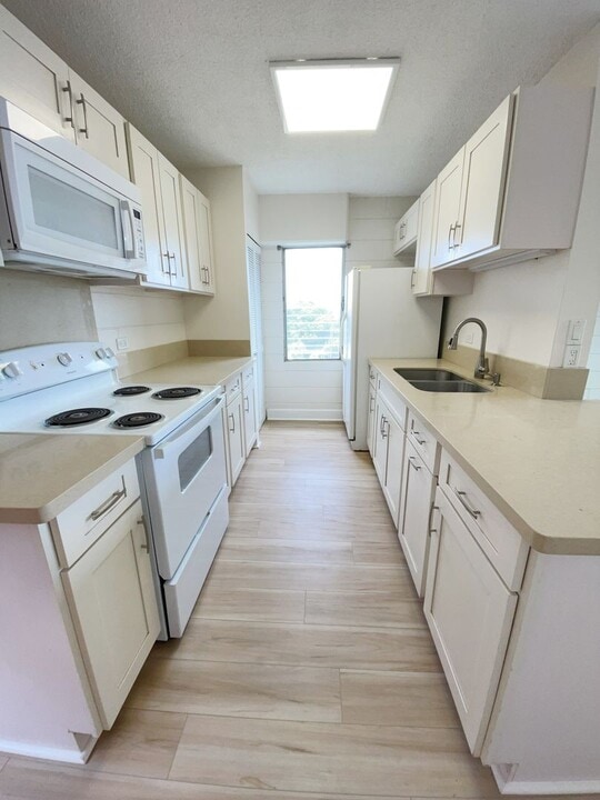 633 Nalanui St in Honolulu, HI - Building Photo