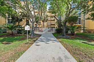 200 172nd St, Unit 108 in Sunny Isles Beach, FL - Building Photo - Building Photo