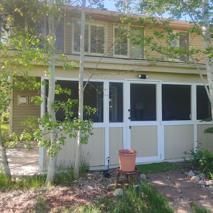1898 W Clark Ln, Unit Mother-In-Law Apartment in Farmington, UT - Building Photo