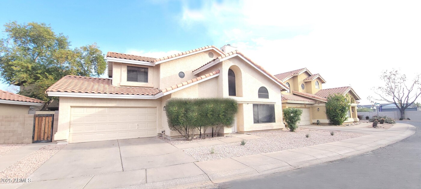 1333 N Brittany Ln in Gilbert, AZ - Building Photo