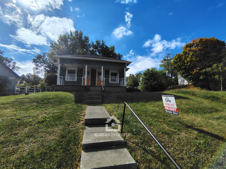 1325 W 10th St, Unit 1325 in Anderson, IN - Foto de edificio