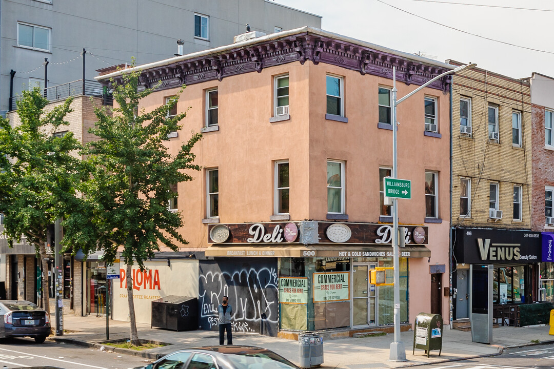 500 Grand St in Brooklyn, NY - Building Photo