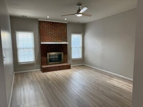 103 Chippendale Ct, Unit 101 Chippendale Court in Lexington, KY - Building Photo - Building Photo