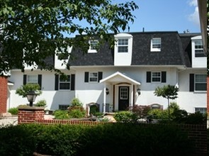 University Courts Apartments in Bowling Green, OH - Building Photo - Building Photo