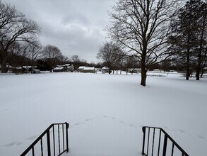 107 Sager Rd in Michigan Center, MI - Foto de edificio - Building Photo