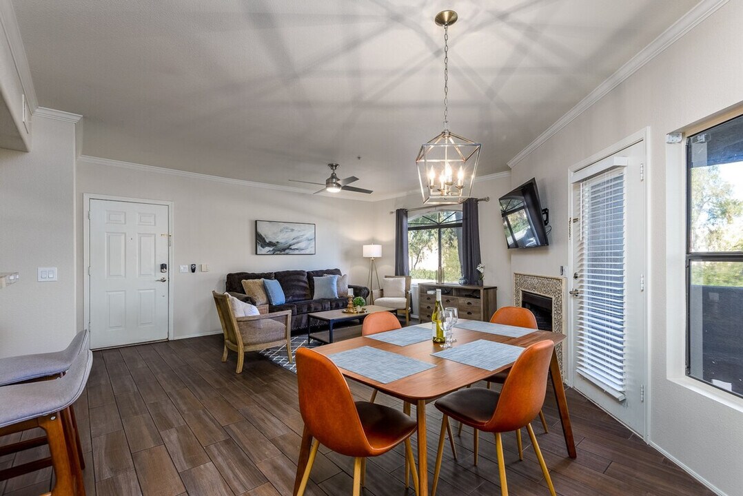 15095 N Thompson Peak Pkwy in Scottsdale, AZ - Building Photo