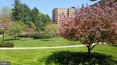 4201 Cathedral Ave NW, Unit 301E in Washington, DC - Building Photo - Building Photo