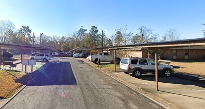 1203 E 5th Ave in Oakdale, LA - Building Photo - Building Photo