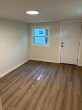 210 Anna St, Unit B in Hot Springs, AR - Foto de edificio - Building Photo