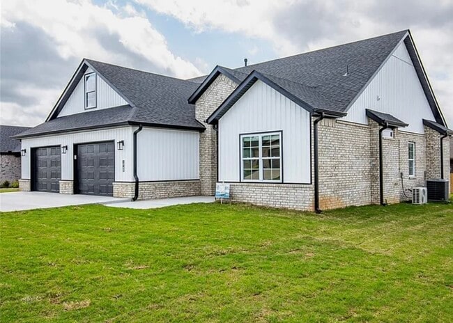 property at 841 Round Top St