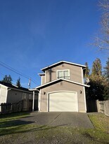 224 Wyandotte Ave in Shelton, WA - Building Photo