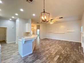 5402 Headlands Dr in Bakersfield, CA - Building Photo - Building Photo