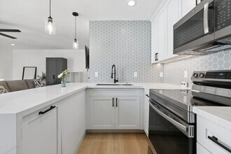 1310 Halley Ct, Unit 1318 Halley ct in San Diego, CA - Foto de edificio - Building Photo