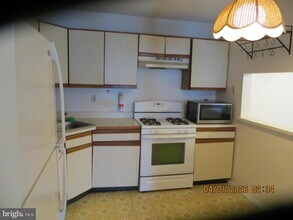 21 Aspen Ct in Trenton, NJ - Building Photo - Building Photo