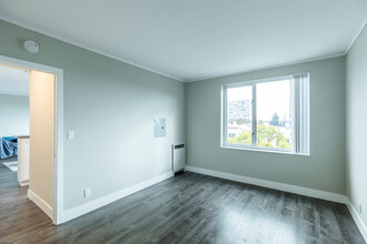 Ryan Tower in San Mateo, CA - Building Photo - Interior Photo