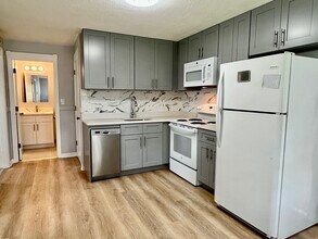 27 Elmwood Park in Quincy, MA - Building Photo - Building Photo