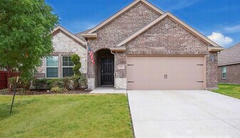 126 Acadia Ln in Forney, TX - Building Photo