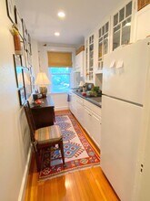 11 Ellery St, Unit 6 in Cambridge, MA - Foto de edificio - Building Photo