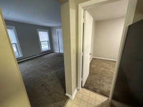 22 Grove St in Baldwinsville, NY - Foto de edificio - Building Photo