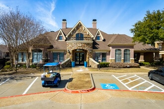 Villas of Vista Ridge in Lewisville, TX - Foto de edificio - Building Photo