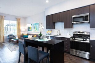 300 Railway Ave in Campbell, CA - Building Photo