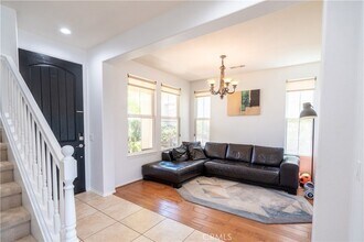 20860 Sardinia Way, Unit B in Los Angeles, CA - Building Photo - Building Photo