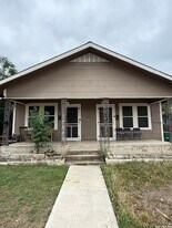 318 Denver Blvd in San Antonio, TX - Building Photo