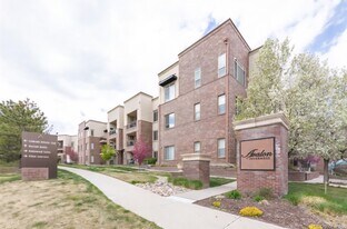 301 Inverness Dr S in Englewood, CO - Building Photo