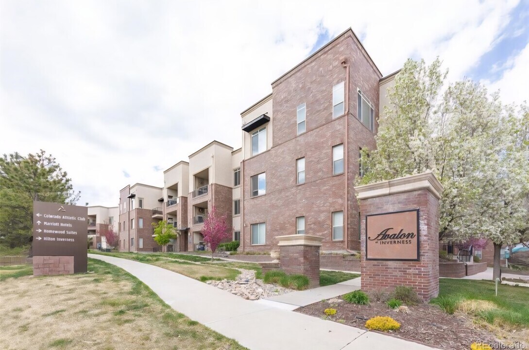 301 Inverness Dr S in Englewood, CO - Building Photo