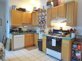 196 Central St, Unit 1C in Somerville, MA - Building Photo