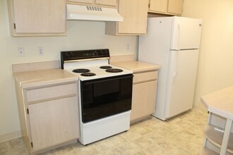 1601 Big Tree Rd in South Daytona, FL - Building Photo - Building Photo
