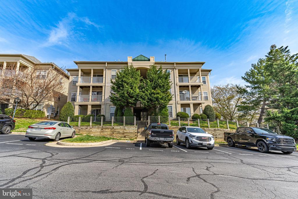 1067 Gardenview Loop in Woodbridge, VA - Building Photo