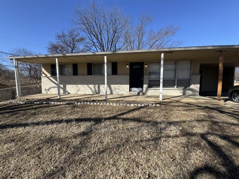 1405 Patterson Rd in Florissant, MO - Building Photo