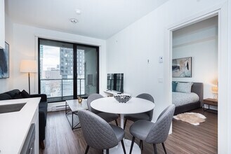 1384 Boul. René-Lévesque O in Montréal, QC - Building Photo - Building Photo