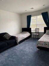 6 Taylor Ln in Medford, NY - Building Photo - Building Photo