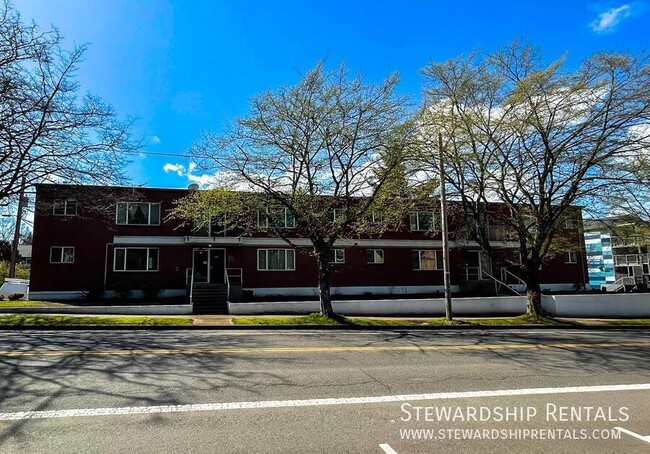 1010 E 18th Ave in Eugene, OR - Building Photo - Building Photo