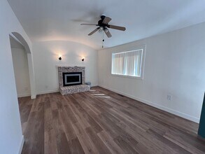 1829 Burnett Wy in Sacramento, CA - Building Photo - Building Photo